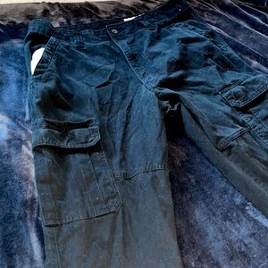 Wrangler 34x32 Plain Black Cargo Pants Good Staple Piece